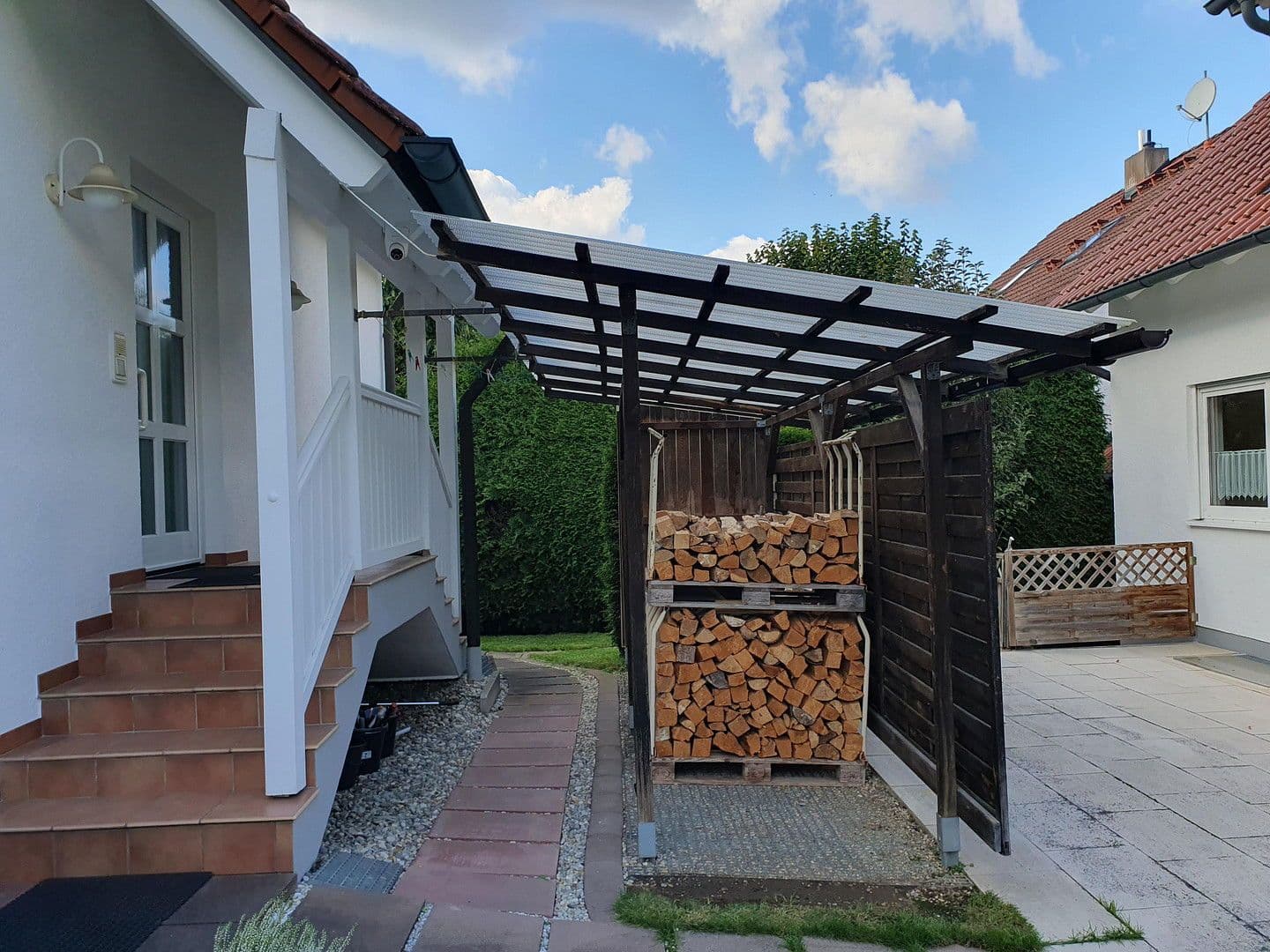 Prodej domu 330 m², pozemek 727 m², Sittenbachstraße 28 und 28a, Odelzhausen, Bavorsko Prodej domu 330 m², pozemek 727 m², Sittenbachstraße 28 und 28a, Odelzhausen, Bavorsko