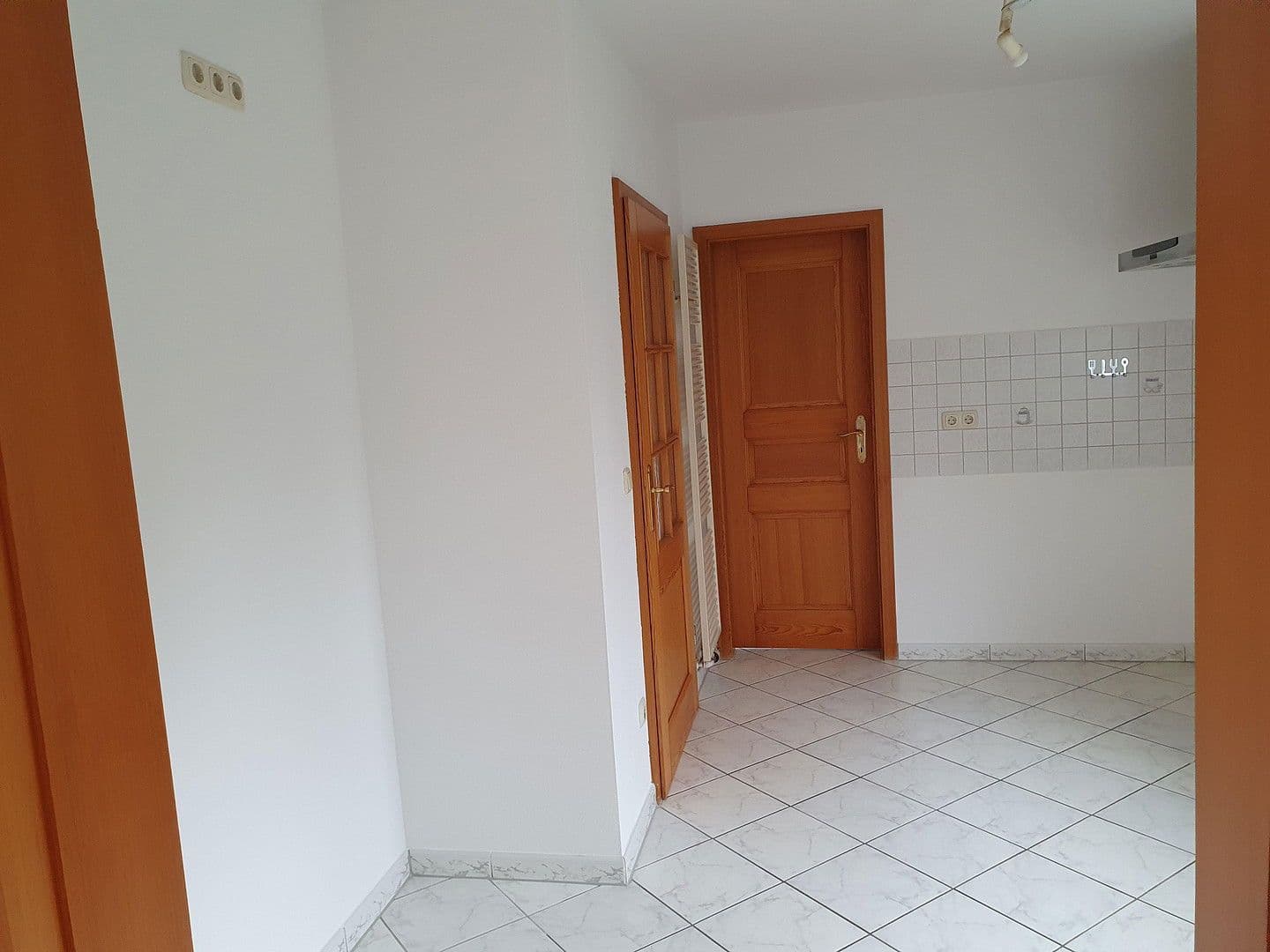 Prodej domu 330 m², pozemek 727 m², Sittenbachstraße 28 und 28a, Odelzhausen, Bavorsko Prodej domu 330 m², pozemek 727 m², Sittenbachstraße 28 und 28a, Odelzhausen, Bavorsko