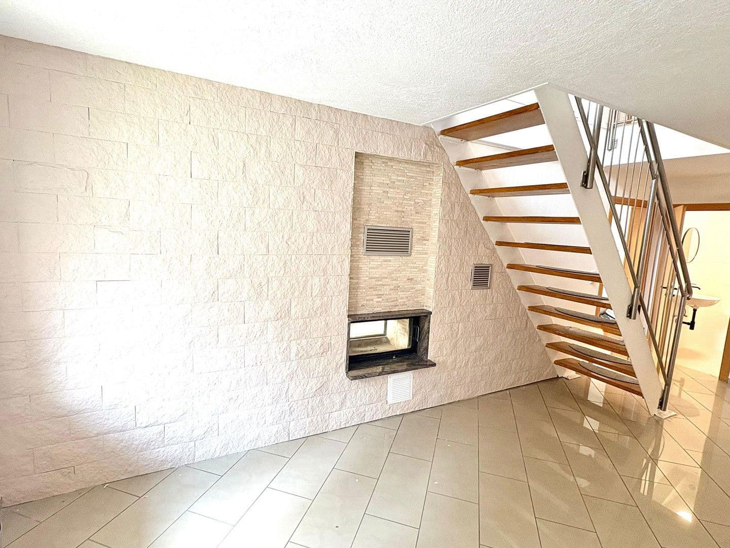 Prodej bytu 6+1 205 m², Rathausstraße 3, Forchtenberg, Bádensko-Württembersko Prodej bytu 6+1 205 m², Rathausstraße 3, Forchtenberg, Bádensko-Württembersko