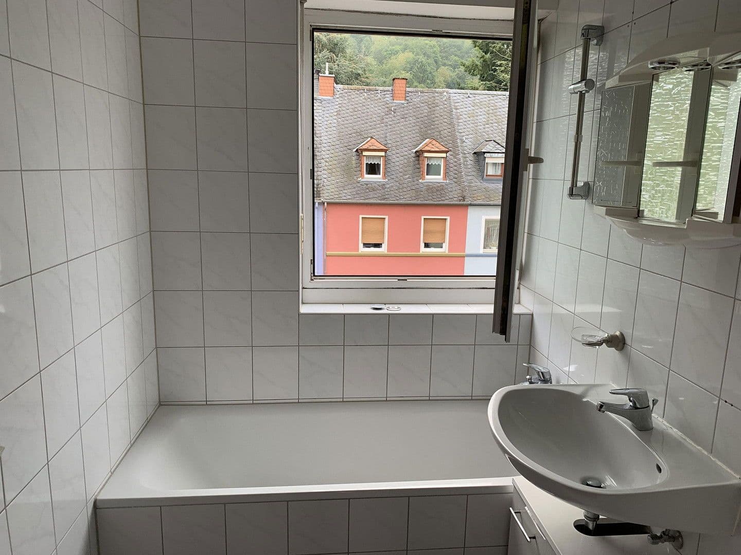 Prodej bytu 3+1 73 m², Triererstrasse 65, Konz, Porýní-Falc Prodej bytu 3+1 73 m², Triererstrasse 65, Konz, Porýní-Falc