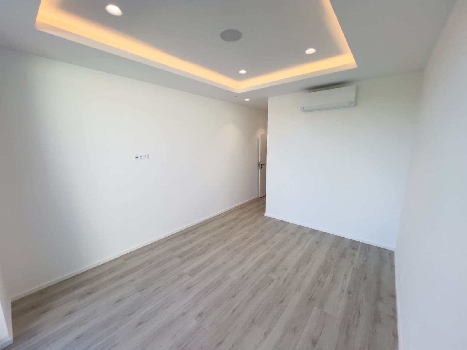 Prodej domu 280 m², pozemek 1.061 m², Oblouková, Všestary, Středočeský kraj Prodej domu 280 m², pozemek 1.061 m², Oblouková, Všestary, Středočeský kraj