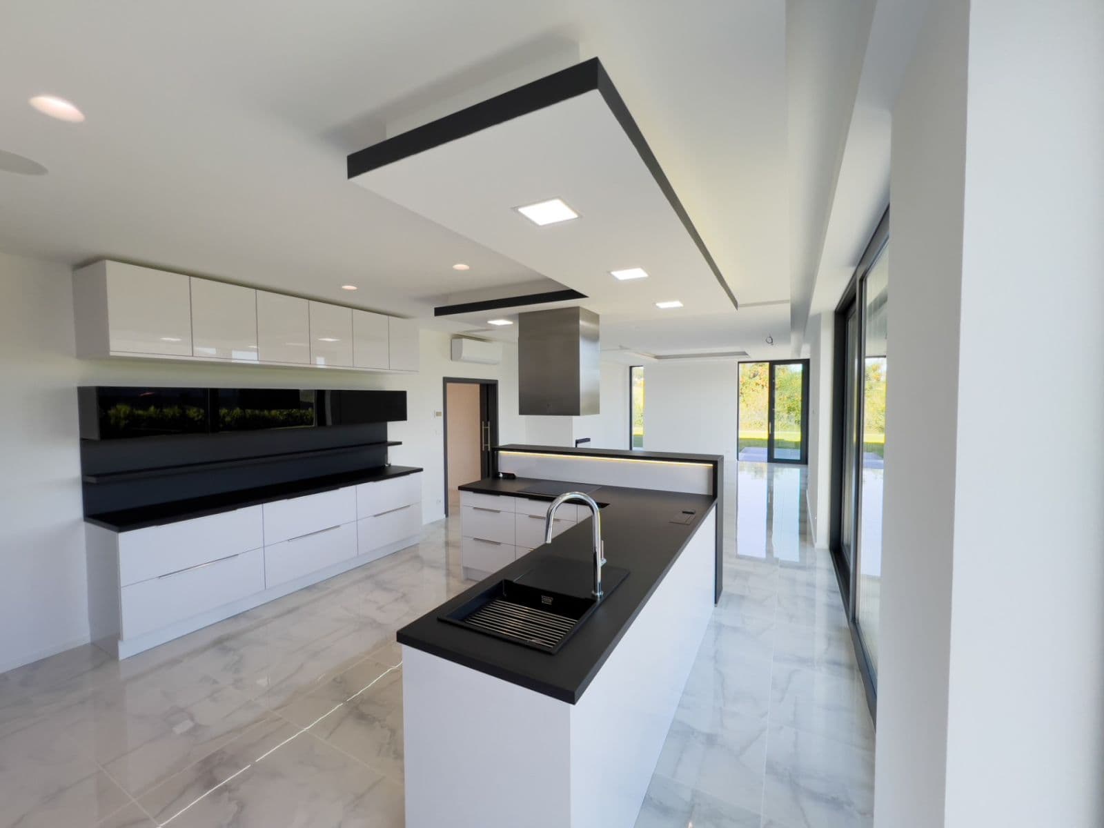 Prodej domu 280 m², pozemek 1.061 m², Oblouková, Všestary, Středočeský kraj Prodej domu 280 m², pozemek 1.061 m², Oblouková, Všestary, Středočeský kraj