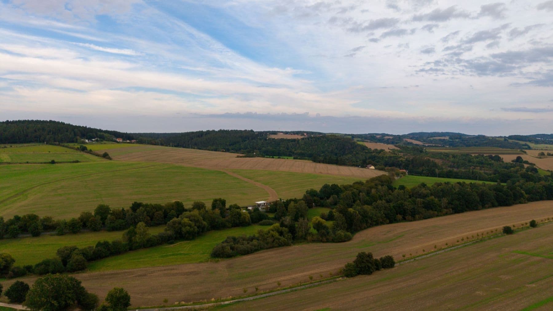 Prodej domu 280 m², pozemek 1.061 m², Oblouková, Všestary, Středočeský kraj Prodej domu 280 m², pozemek 1.061 m², Oblouková, Všestary, Středočeský kraj