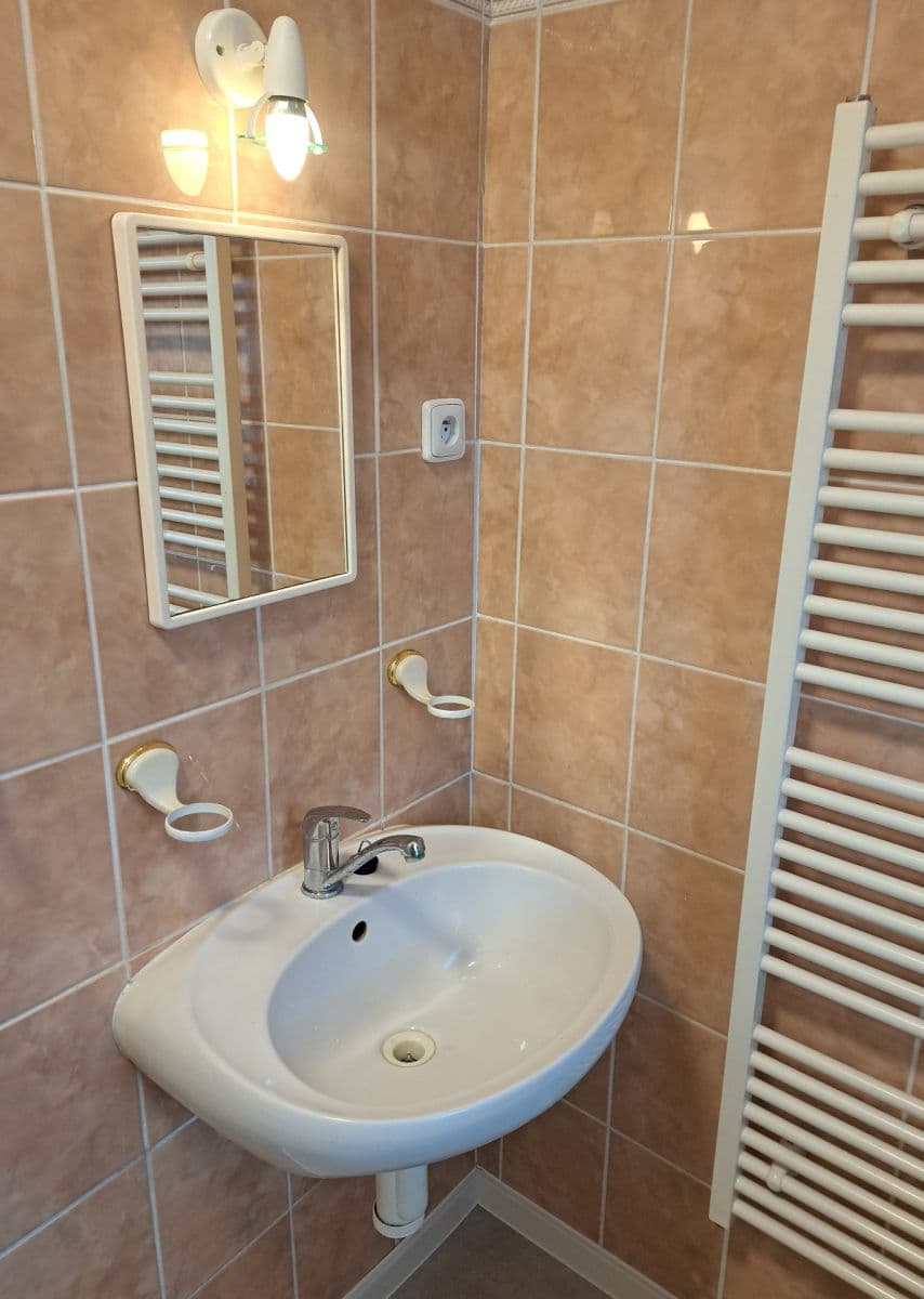 Pronájem domu 42 m², pozemek 300 m², Žitná, Hvozdná, Zlínský kraj Pronájem domu 42 m², pozemek 300 m², Žitná, Hvozdná, Zlínský kraj