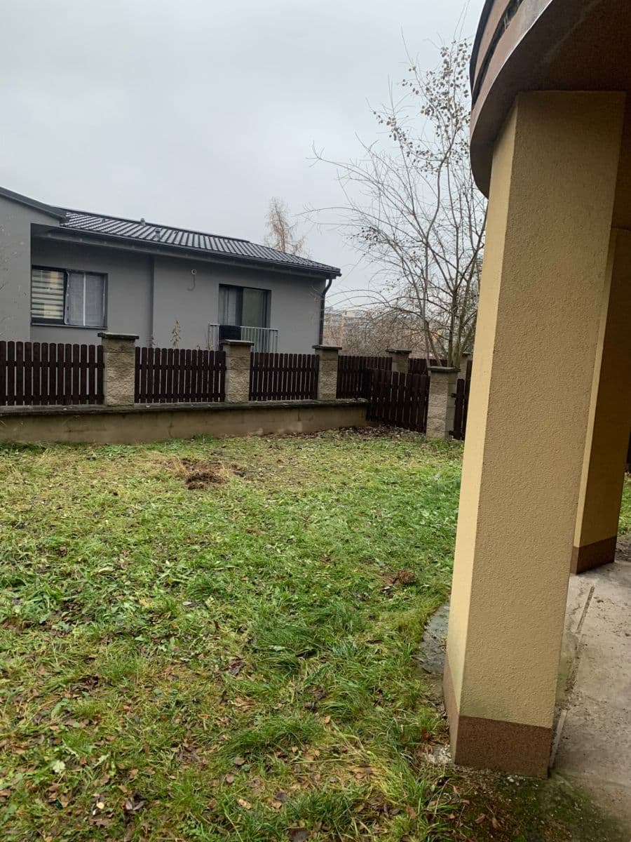 Pronájem domu 250 m², pozemek 200 m², Pod Viaduktem, Praha, Praha Pronájem domu 250 m², pozemek 200 m², Pod Viaduktem, Praha, Praha