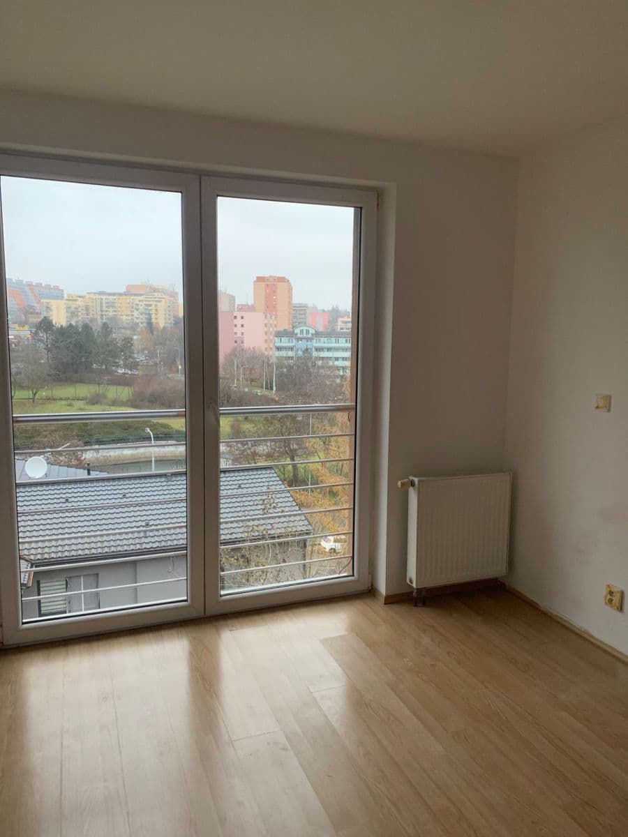 Pronájem domu 250 m², pozemek 200 m², Pod Viaduktem, Praha, Praha Pronájem domu 250 m², pozemek 200 m², Pod Viaduktem, Praha, Praha