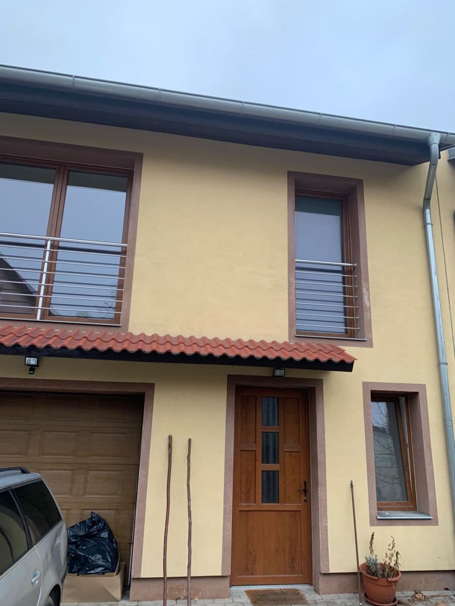 Pronájem domu 250 m², pozemek 200 m², Pod Viaduktem, Praha, Praha Pronájem domu 250 m², pozemek 200 m², Pod Viaduktem, Praha, Praha
