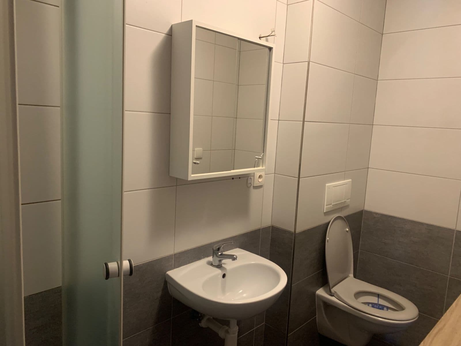 Pronájem domu 250 m², pozemek 200 m², Pod Viaduktem, Praha, Praha Pronájem domu 250 m², pozemek 200 m², Pod Viaduktem, Praha, Praha