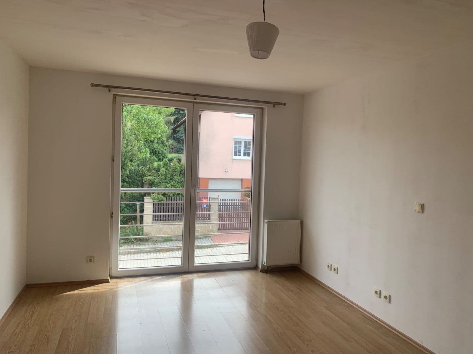 Pronájem domu 250 m², pozemek 200 m², Pod Viaduktem, Praha, Praha Pronájem domu 250 m², pozemek 200 m², Pod Viaduktem, Praha, Praha