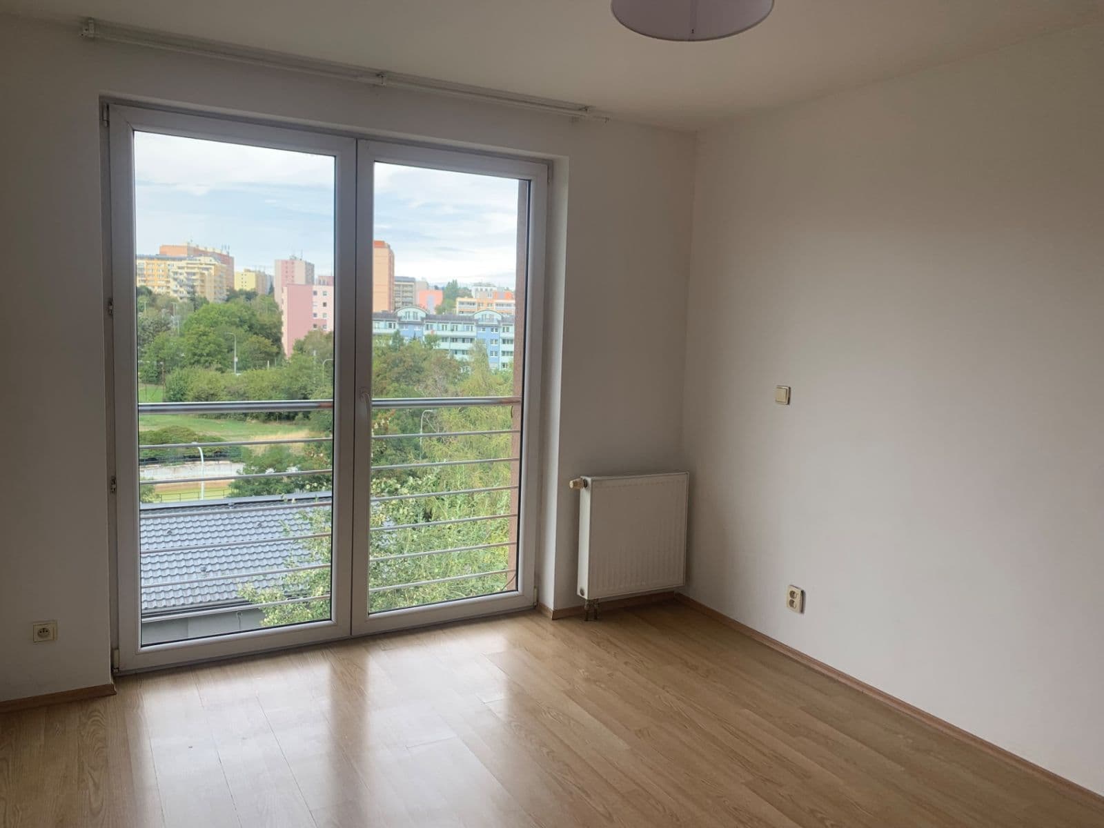 Pronájem domu 250 m², pozemek 200 m², Pod Viaduktem, Praha, Praha Pronájem domu 250 m², pozemek 200 m², Pod Viaduktem, Praha, Praha