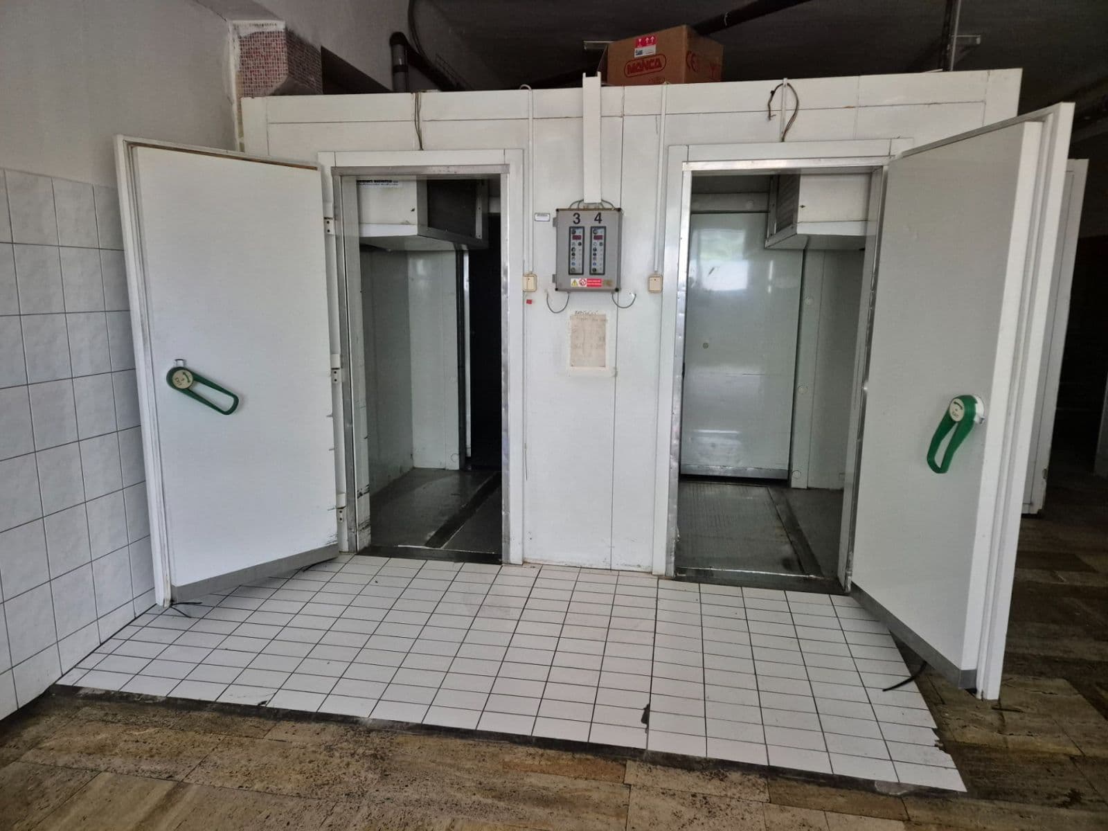 Prodej nebytového prostoru 450 m², Lomní, Trutnov, Královéhradecký kraj Prodej nebytového prostoru 450 m², Lomní, Trutnov, Královéhradecký kraj