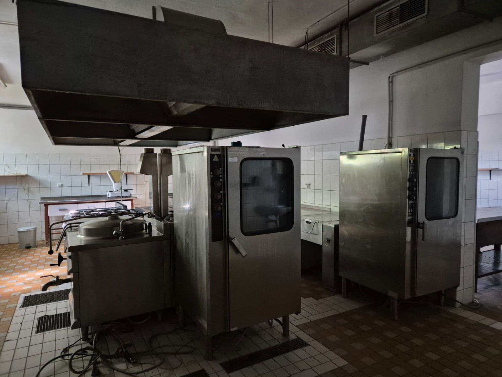 Prodej nebytového prostoru 450 m², Lomní, Trutnov, Královéhradecký kraj Prodej nebytového prostoru 450 m², Lomní, Trutnov, Královéhradecký kraj