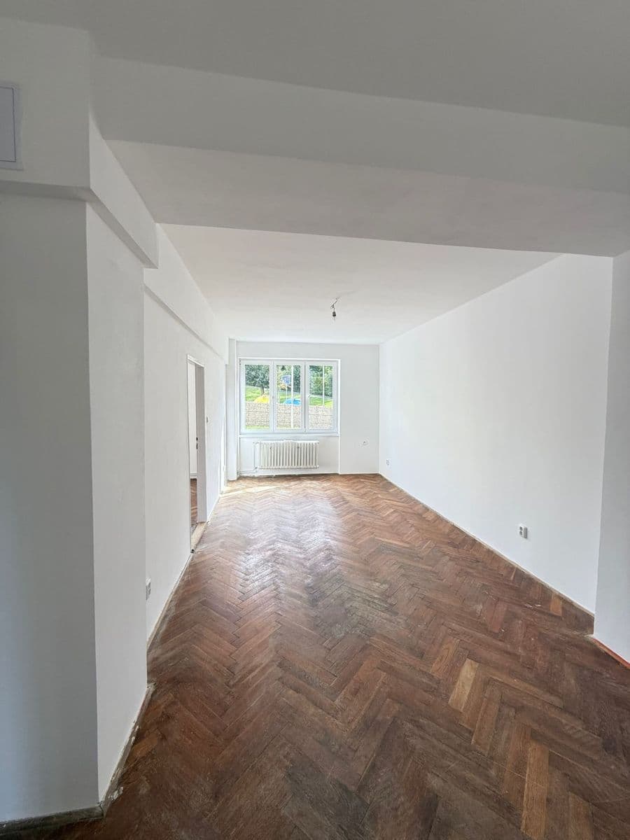 Prodej bytu 4+1 81 m², 5. května, Plesná, Karlovarský kraj Prodej bytu 4+1 81 m², 5. května, Plesná, Karlovarský kraj