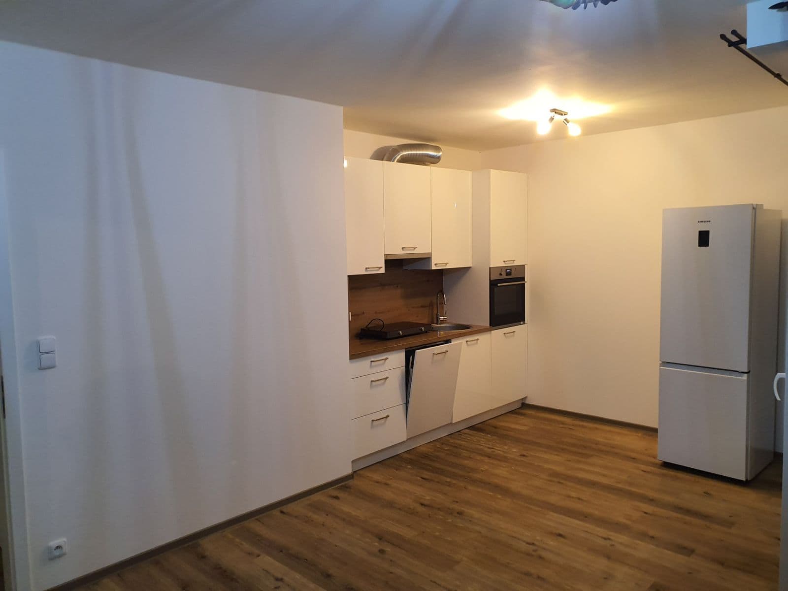 Pronájem bytu 2+kk 53 m², Ferrariho, Praha, Praha Pronájem bytu 2+kk 53 m², Ferrariho, Praha, Praha