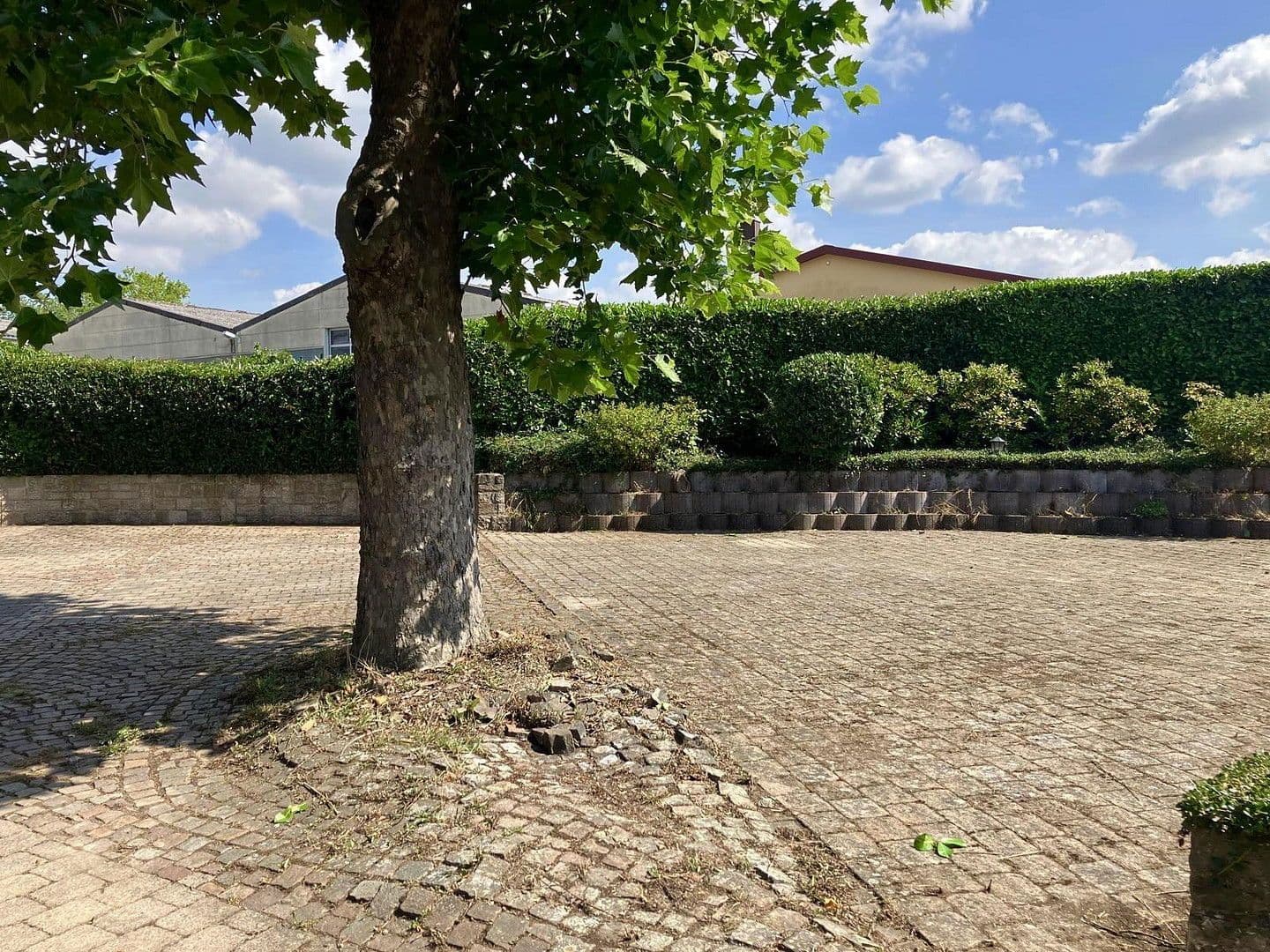 Prodej domu 250 m², pozemek 2.900 m², Boxberg, Bádensko-Württembersko Prodej domu 250 m², pozemek 2.900 m², Boxberg, Bádensko-Württembersko