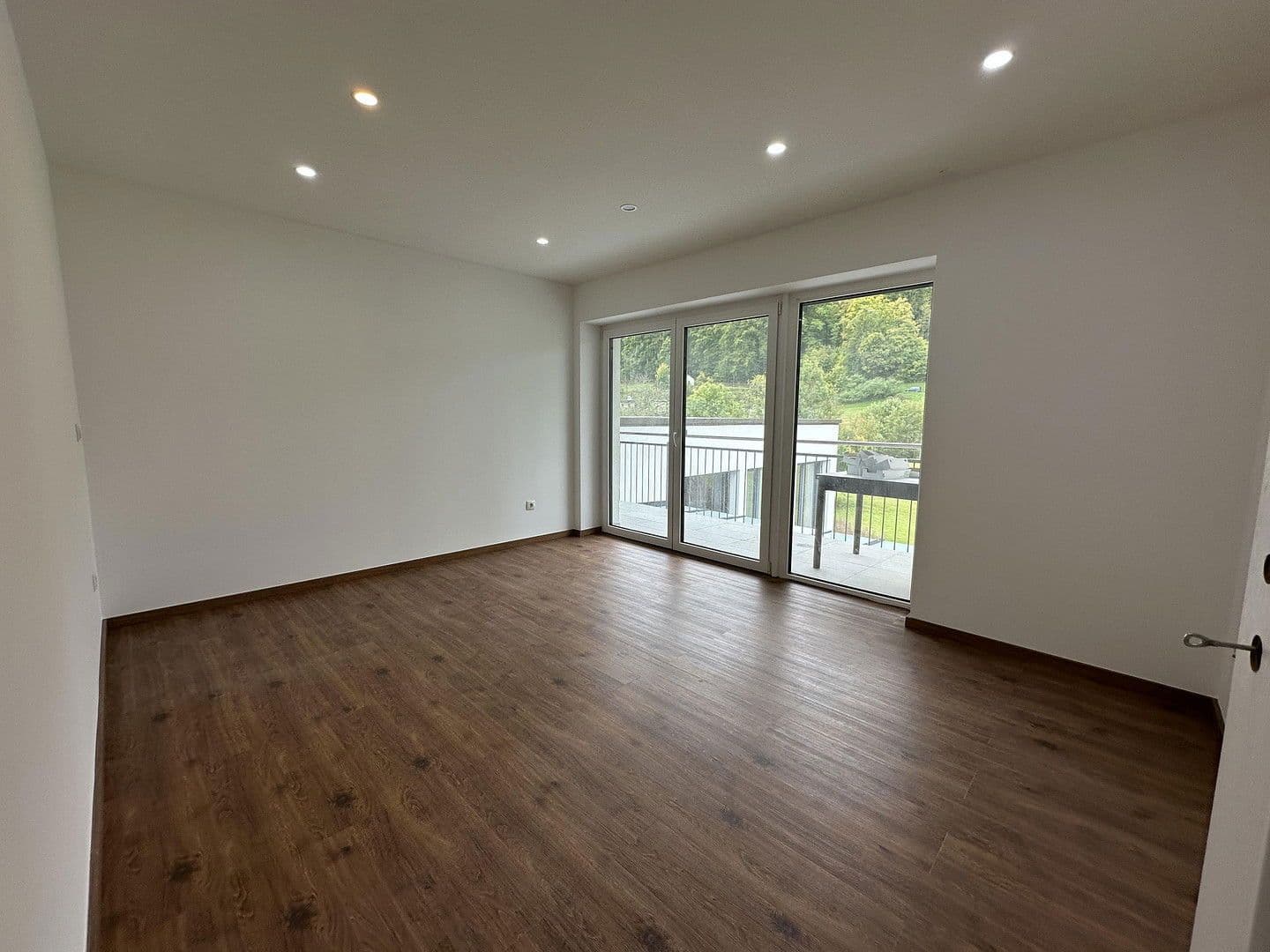 Pronájem kanceláře 92 m², Badstr. 131, Egloffstein, Bavorsko Pronájem kanceláře 92 m², Badstr. 131, Egloffstein, Bavorsko