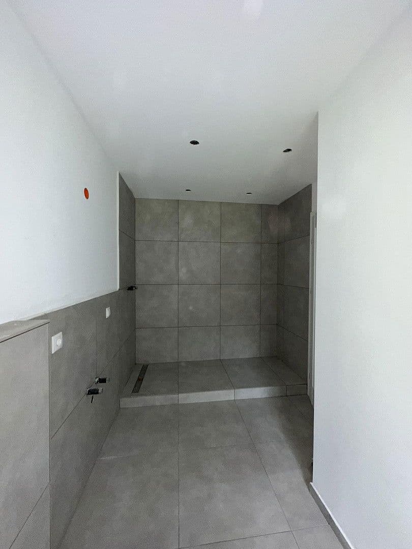 Pronájem kanceláře 92 m², Badstr. 131, Egloffstein, Bavorsko Pronájem kanceláře 92 m², Badstr. 131, Egloffstein, Bavorsko