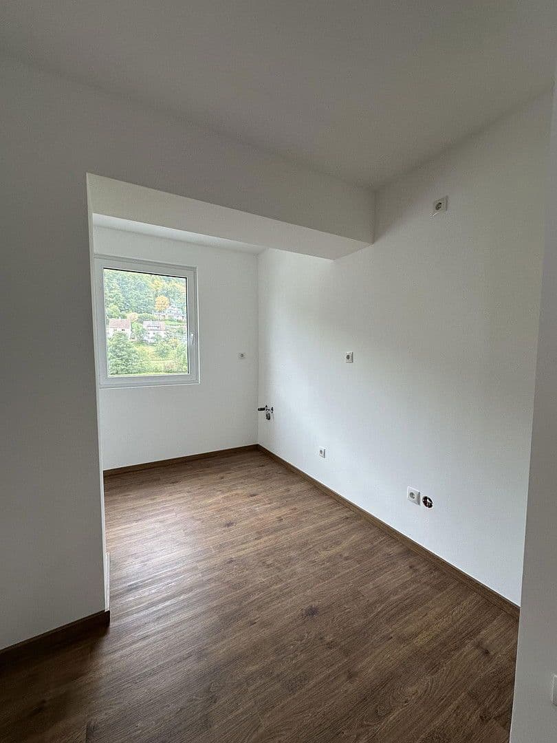 Pronájem kanceláře 92 m², Badstr. 131, Egloffstein, Bavorsko Pronájem kanceláře 92 m², Badstr. 131, Egloffstein, Bavorsko