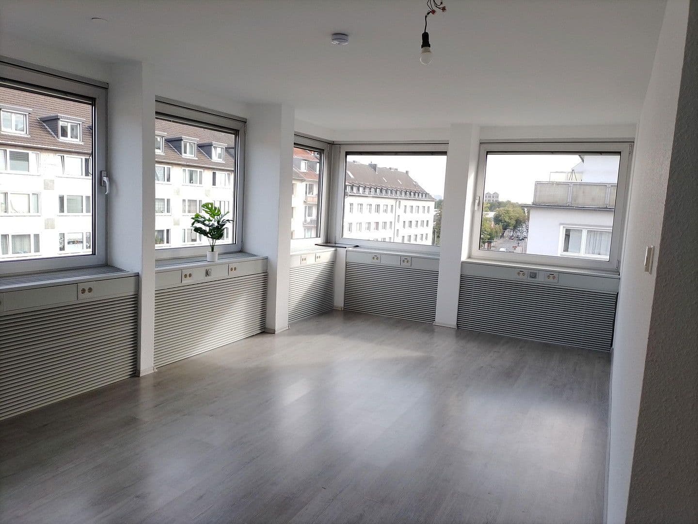 Pronájem bytu 6+kk 217 m², Harleßstr. 1a, Düsseldorf, Severní Porýní-Vestfálsko Pronájem bytu 6+kk 217 m², Harleßstr. 1a, Düsseldorf, Severní Porýní-Vestfálsko