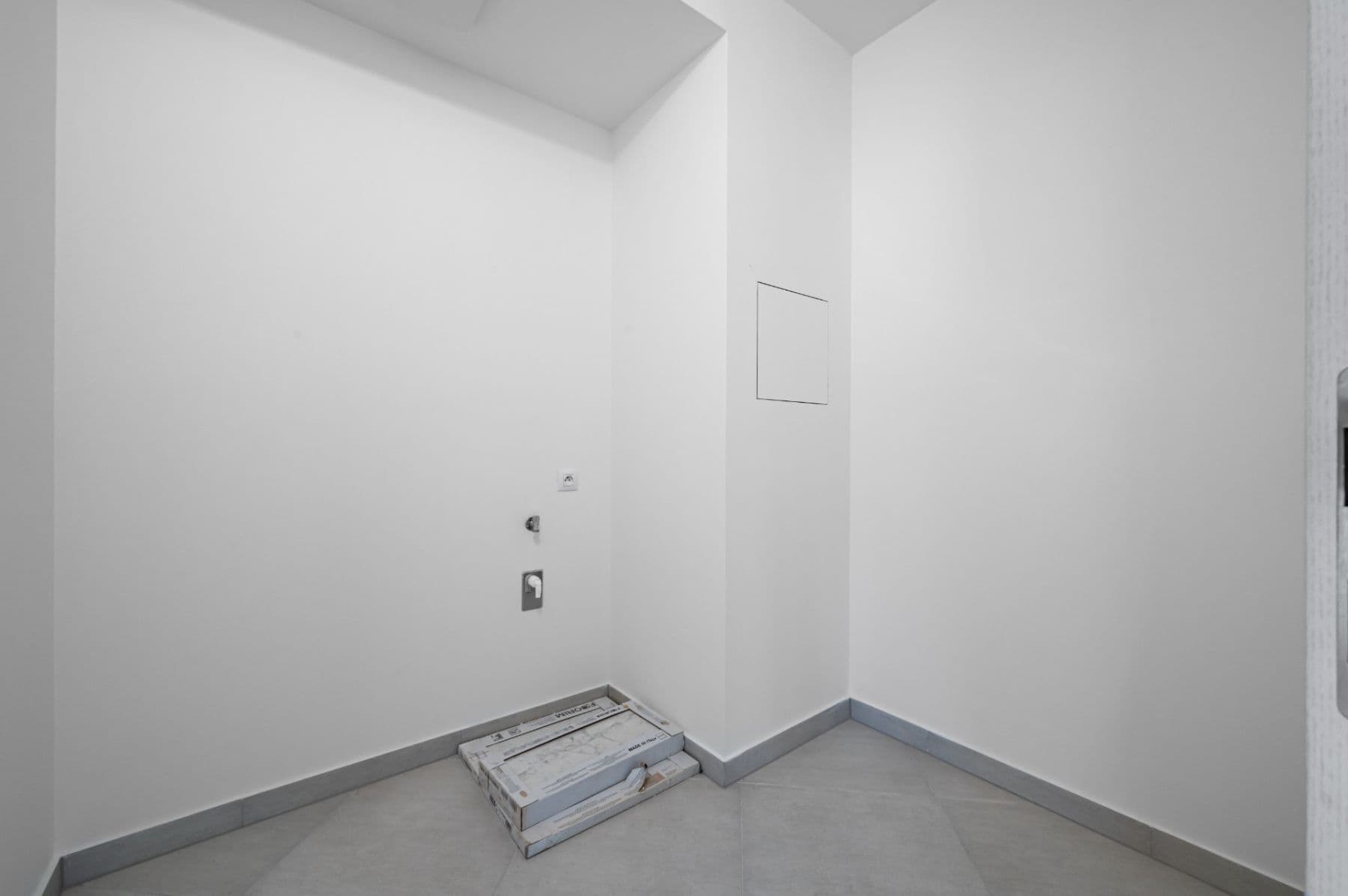 Pronájem bytu 2+kk 61 m², Vojenova, Praha, Praha Pronájem bytu 2+kk 61 m², Vojenova, Praha, Praha