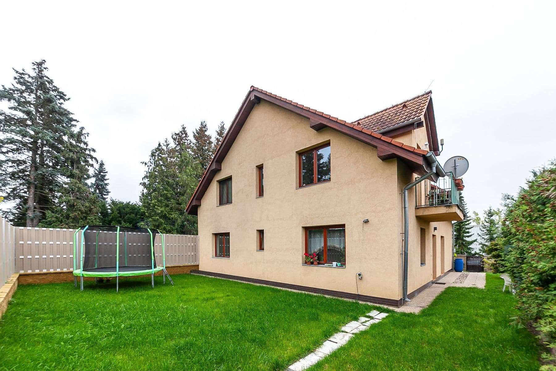 Prodej bytu 4+1 371 m², Palouky, Hostivice, Středočeský kraj Prodej bytu 4+1 371 m², Palouky, Hostivice, Středočeský kraj