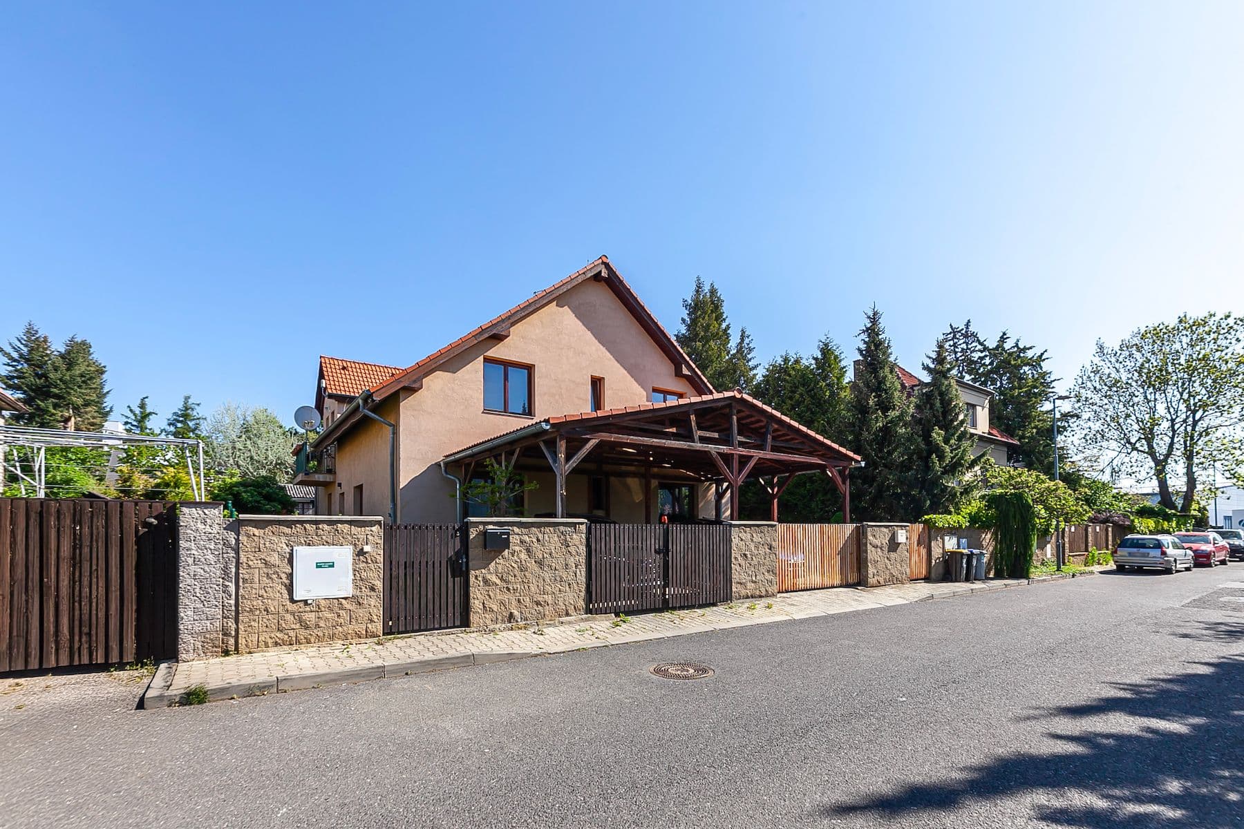 Prodej bytu 4+1 371 m², Palouky, Hostivice, Středočeský kraj Prodej bytu 4+1 371 m², Palouky, Hostivice, Středočeský kraj