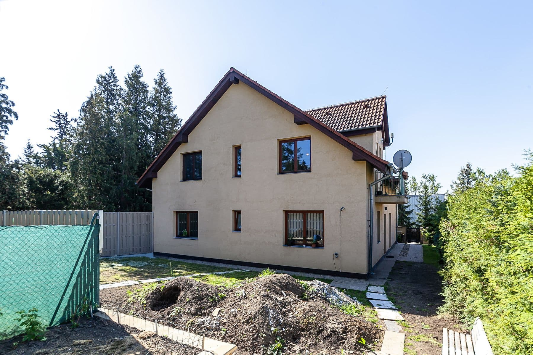 Prodej bytu 4+1 371 m², Palouky, Hostivice, Středočeský kraj Prodej bytu 4+1 371 m², Palouky, Hostivice, Středočeský kraj