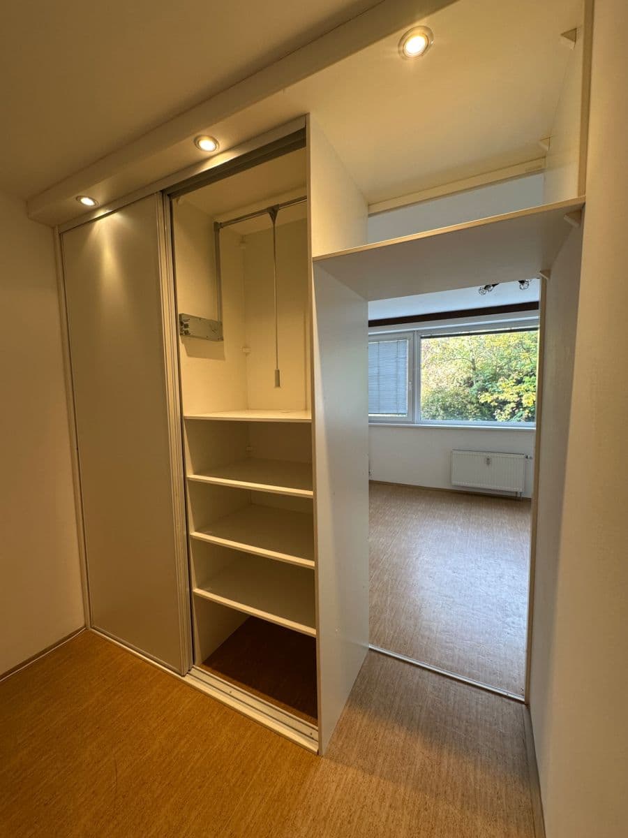 Pronájem bytu 1+kk 36 m², Zahradníčkova, Praha, Praha Pronájem bytu 1+kk 36 m², Zahradníčkova, Praha, Praha