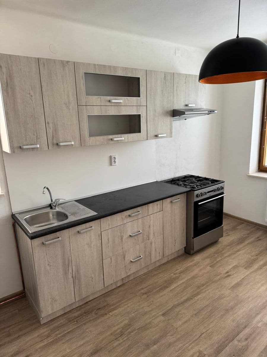 Pronájem bytu 2+1 55 m², U Jeslí, Lanškroun, Pardubický kraj Pronájem bytu 2+1 55 m², U Jeslí, Lanškroun, Pardubický kraj
