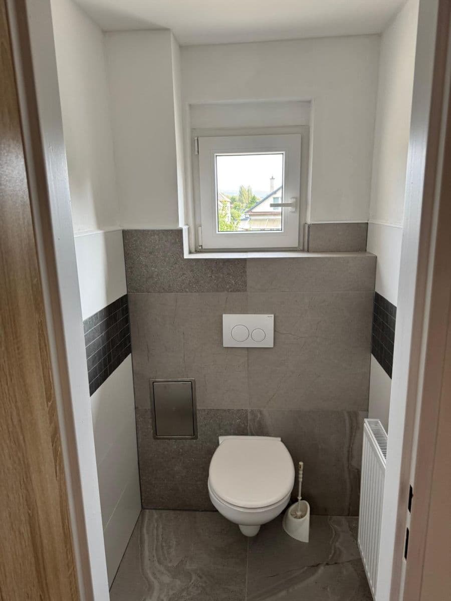 Pronájem bytu 2+1 55 m², U Jeslí, Lanškroun, Pardubický kraj Pronájem bytu 2+1 55 m², U Jeslí, Lanškroun, Pardubický kraj