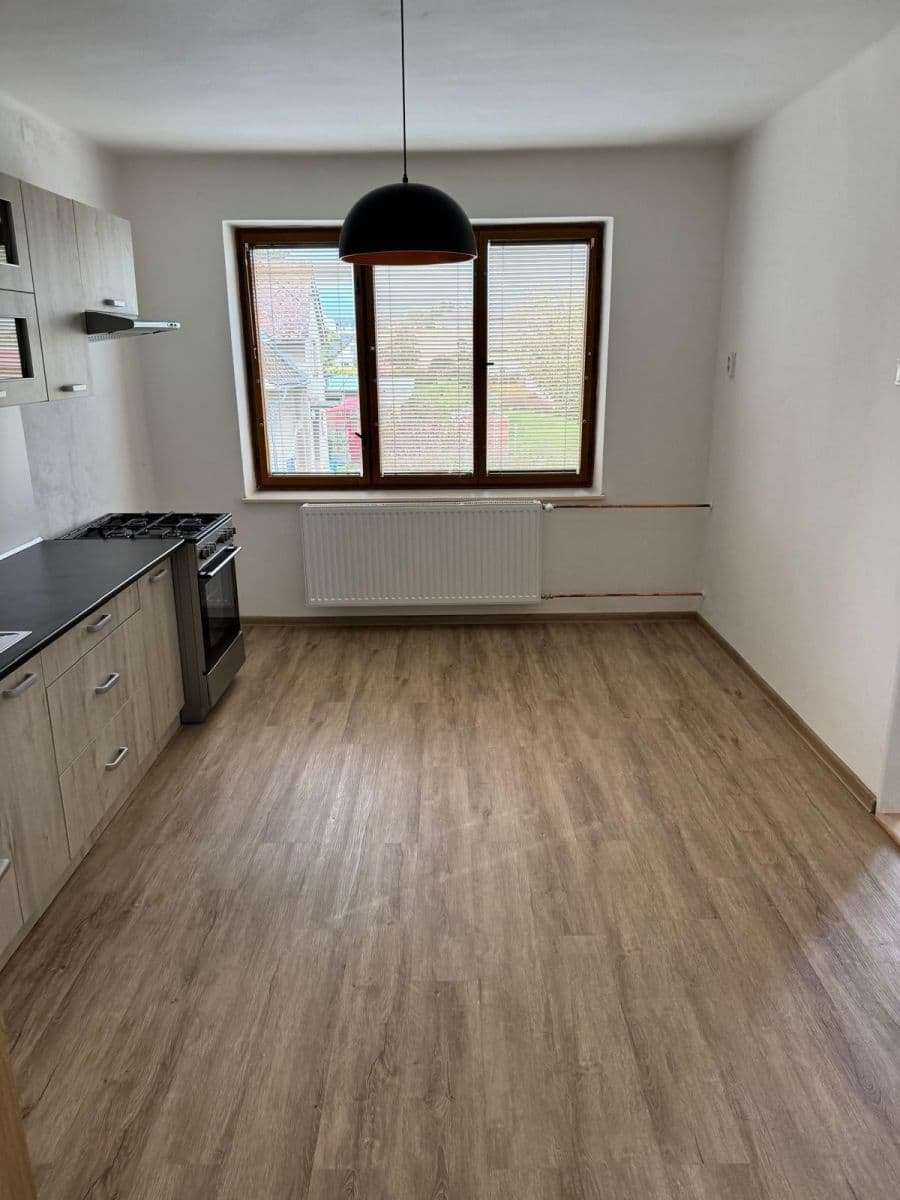 Pronájem bytu 2+1 55 m², U Jeslí, Lanškroun, Pardubický kraj Pronájem bytu 2+1 55 m², U Jeslí, Lanškroun, Pardubický kraj