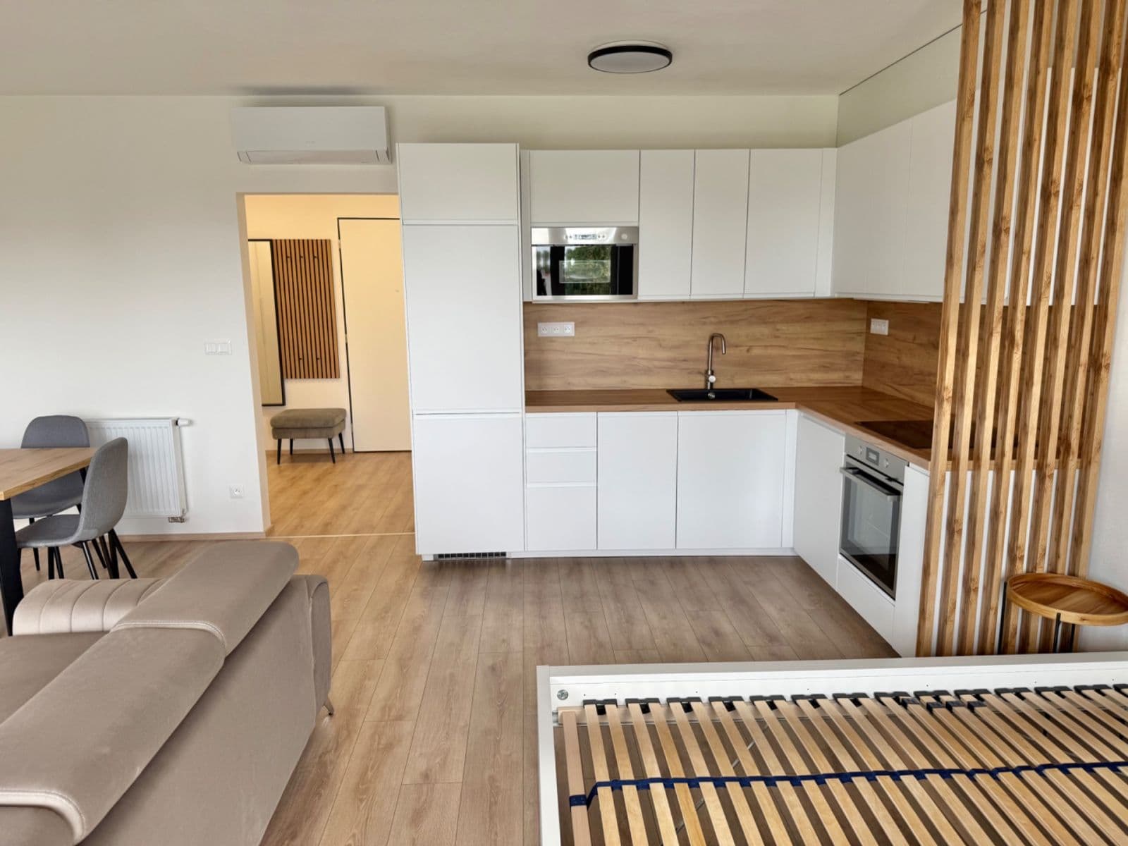Pronájem bytu 1+kk 52 m², Nádražní, Slavkov u Brna, Jihomoravský kraj Pronájem bytu 1+kk 52 m², Nádražní, Slavkov u Brna, Jihomoravský kraj