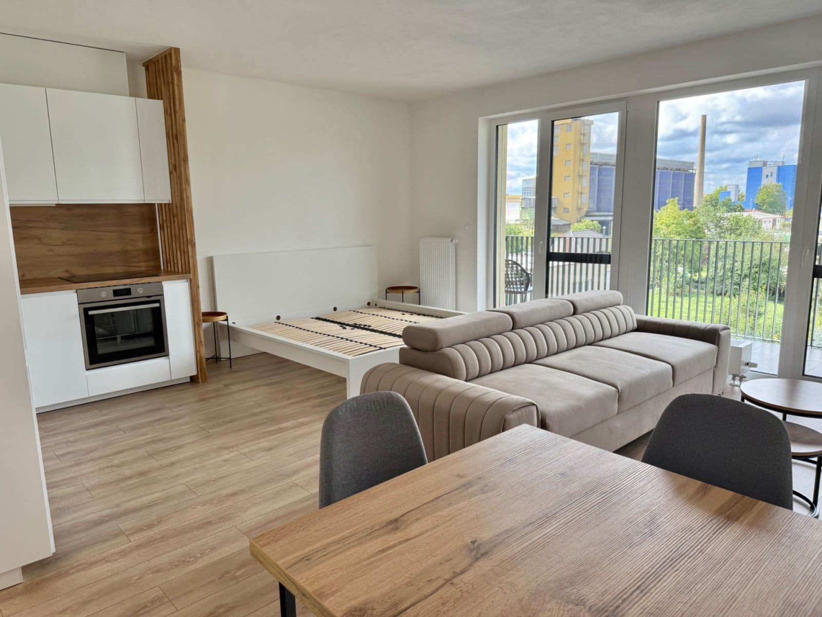 Pronájem bytu 1+kk 52 m², Nádražní, Slavkov u Brna, Jihomoravský kraj Pronájem bytu 1+kk 52 m², Nádražní, Slavkov u Brna, Jihomoravský kraj