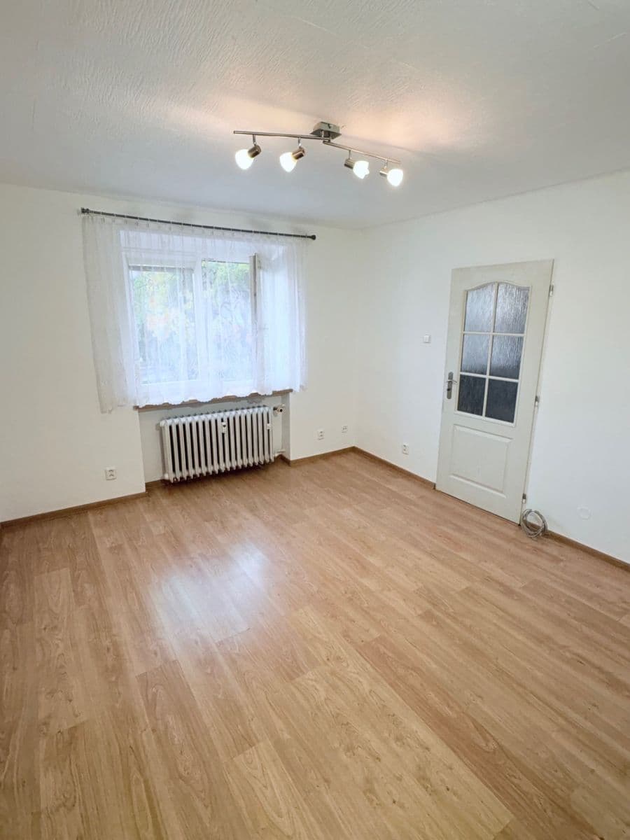 Prodej bytu 1+1 29 m², Kyjevská, Plzeň, Plzeňský kraj Prodej bytu 1+1 29 m², Kyjevská, Plzeň, Plzeňský kraj