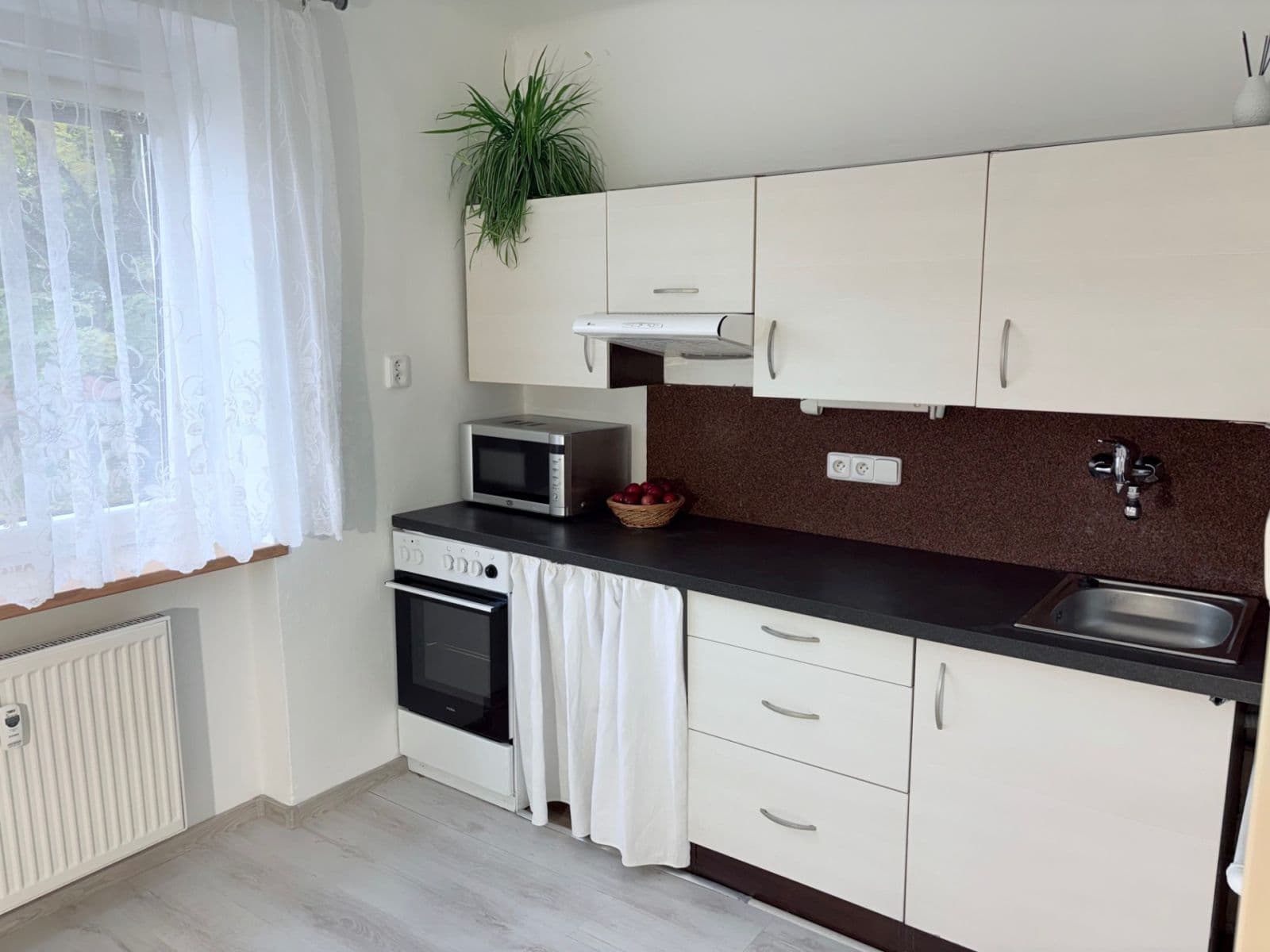 Prodej bytu 1+1 29 m², Kyjevská, Plzeň, Plzeňský kraj Prodej bytu 1+1 29 m², Kyjevská, Plzeň, Plzeňský kraj