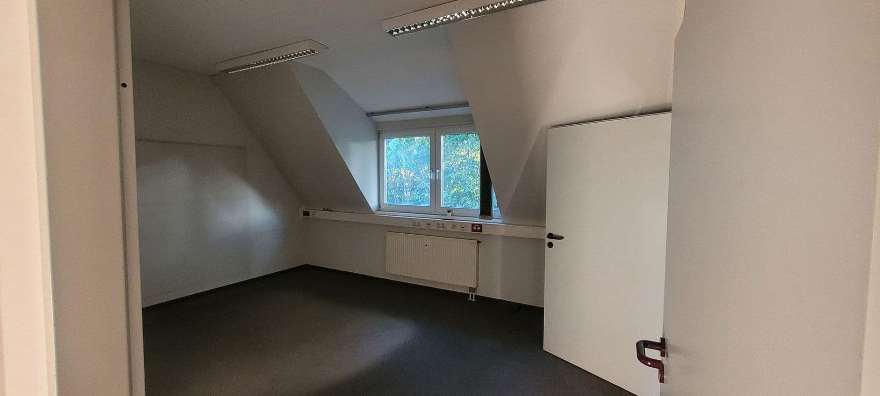 Pronájem kanceláře 247 m², Parkstraße 4a, Grevesmühlen, Mecklenburg-Vorpommern Pronájem kanceláře 247 m², Parkstraße 4a, Grevesmühlen, Mecklenburg-Vorpommern