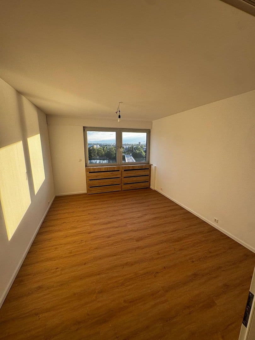 Prodej bytu 3+1 90 m², Honsellstraße 8, Kehl, Bádensko-Württembersko Prodej bytu 3+1 90 m², Honsellstraße 8, Kehl, Bádensko-Württembersko