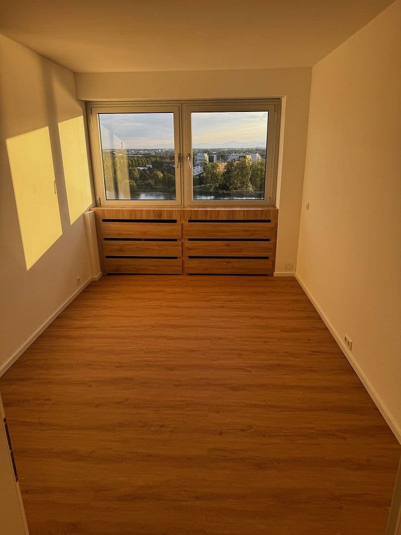 Prodej bytu 3+1 90 m², Honsellstraße 8, Kehl, Bádensko-Württembersko Prodej bytu 3+1 90 m², Honsellstraße 8, Kehl, Bádensko-Württembersko