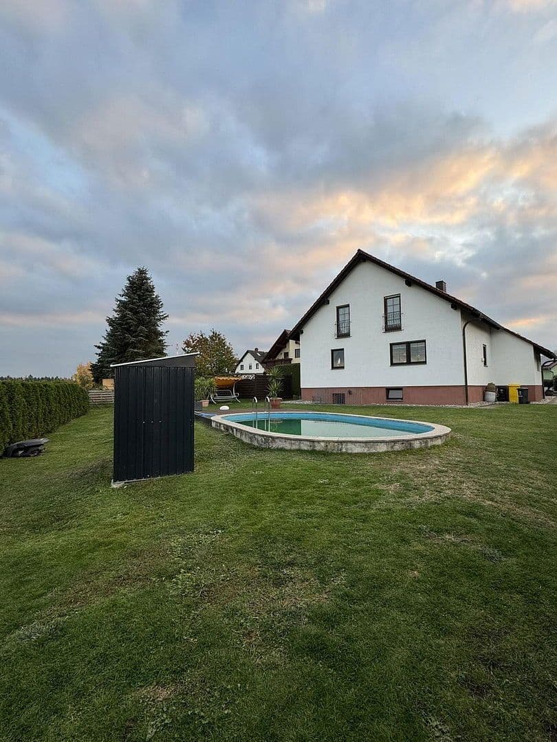 Prodej domu 220 m², pozemek 1.093 m², Kamenec, Sasko Prodej domu 220 m², pozemek 1.093 m², Kamenec, Sasko