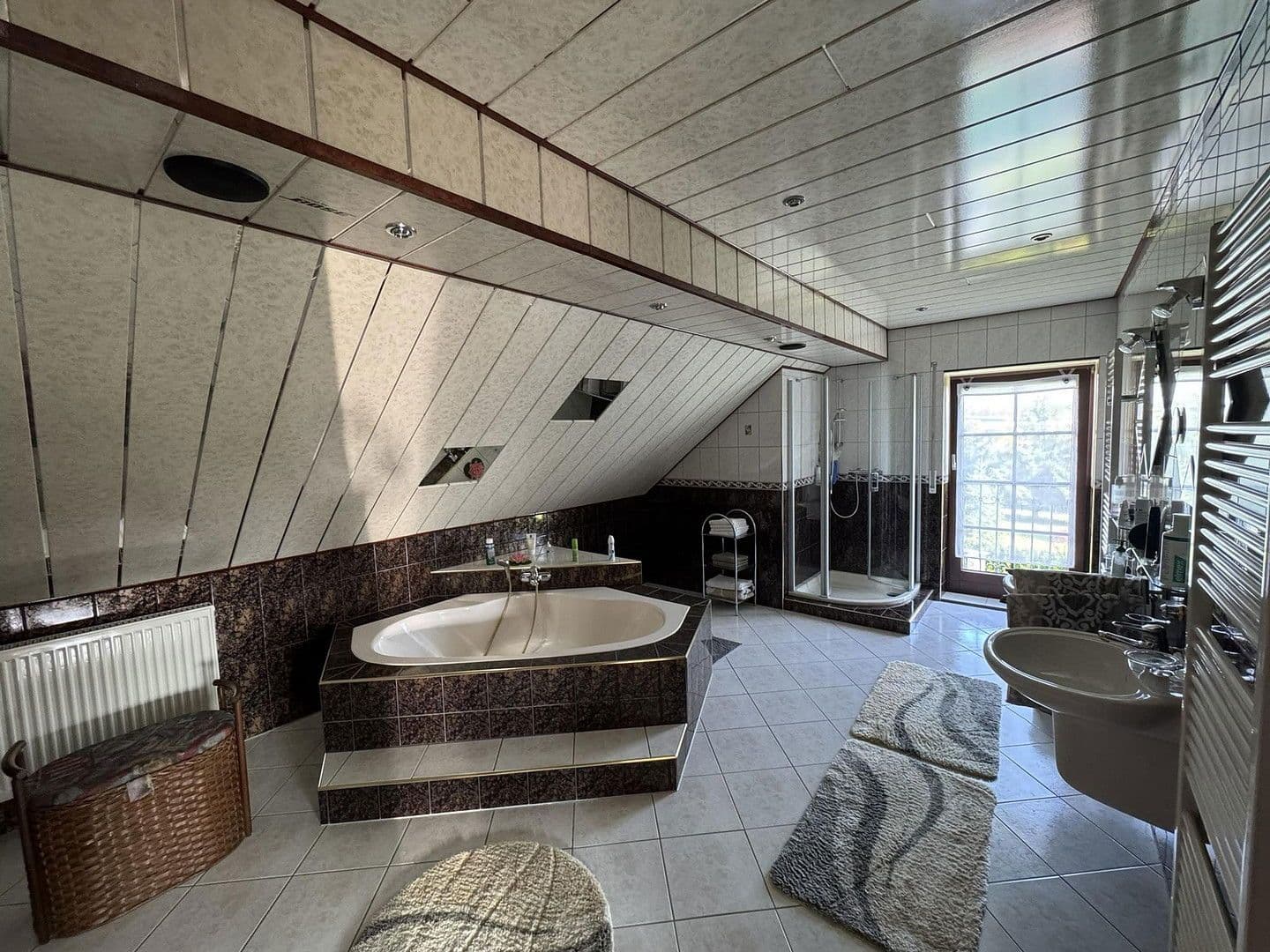 Prodej domu 220 m², pozemek 1.093 m², Kamenec, Sasko Prodej domu 220 m², pozemek 1.093 m², Kamenec, Sasko