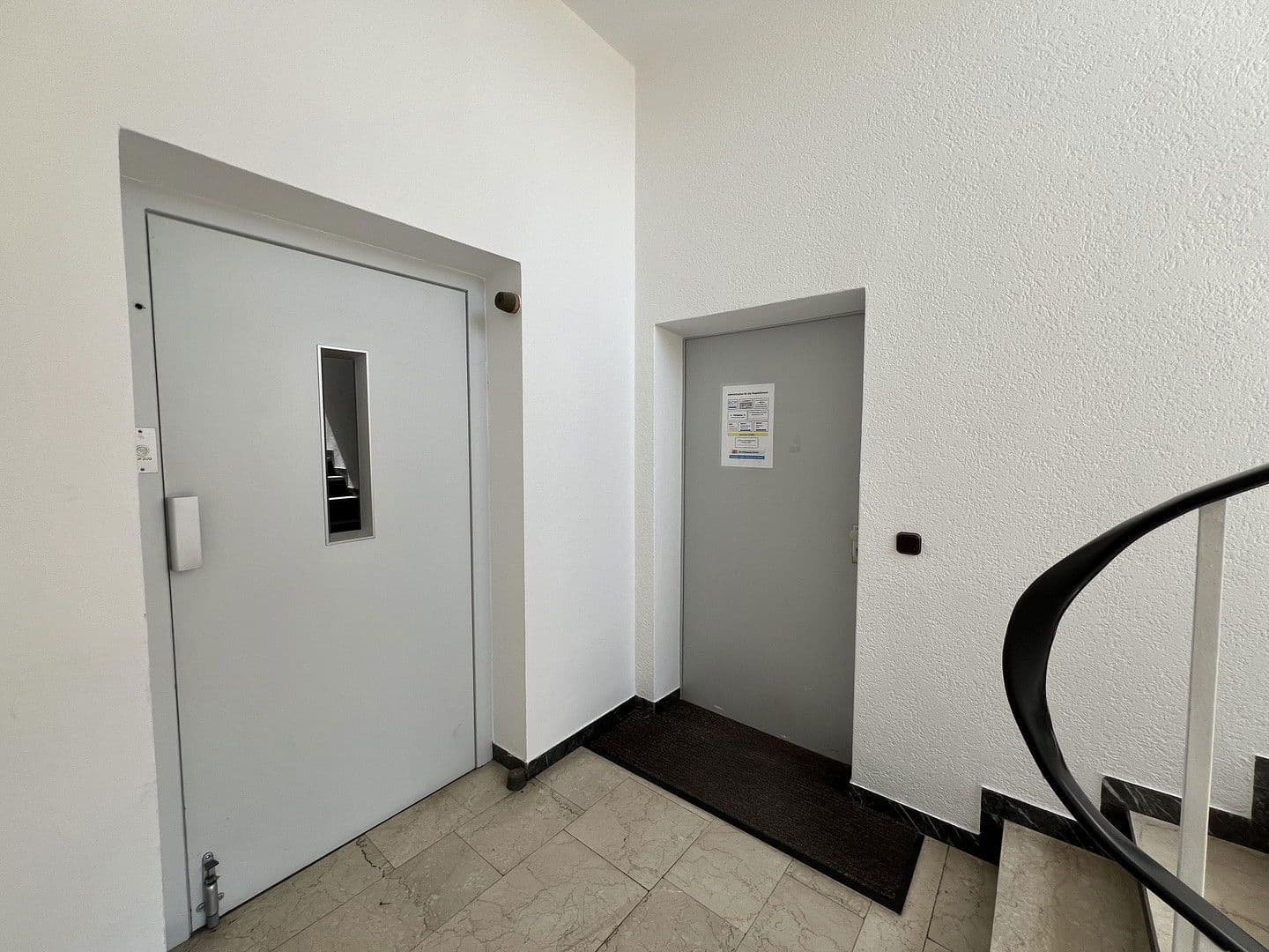 Pronájem kanceláře 126 m², Bodenseestraße 235, München, Bavorsko Pronájem kanceláře 126 m², Bodenseestraße 235, München, Bavorsko