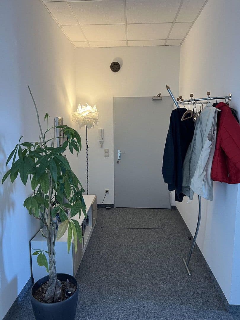 Pronájem kanceláře 126 m², Bodenseestraße 235, München, Bavorsko Pronájem kanceláře 126 m², Bodenseestraße 235, München, Bavorsko