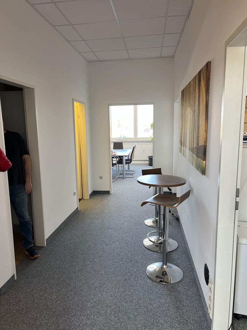 Pronájem kanceláře 126 m², Bodenseestraße 235, München, Bavorsko Pronájem kanceláře 126 m², Bodenseestraße 235, München, Bavorsko