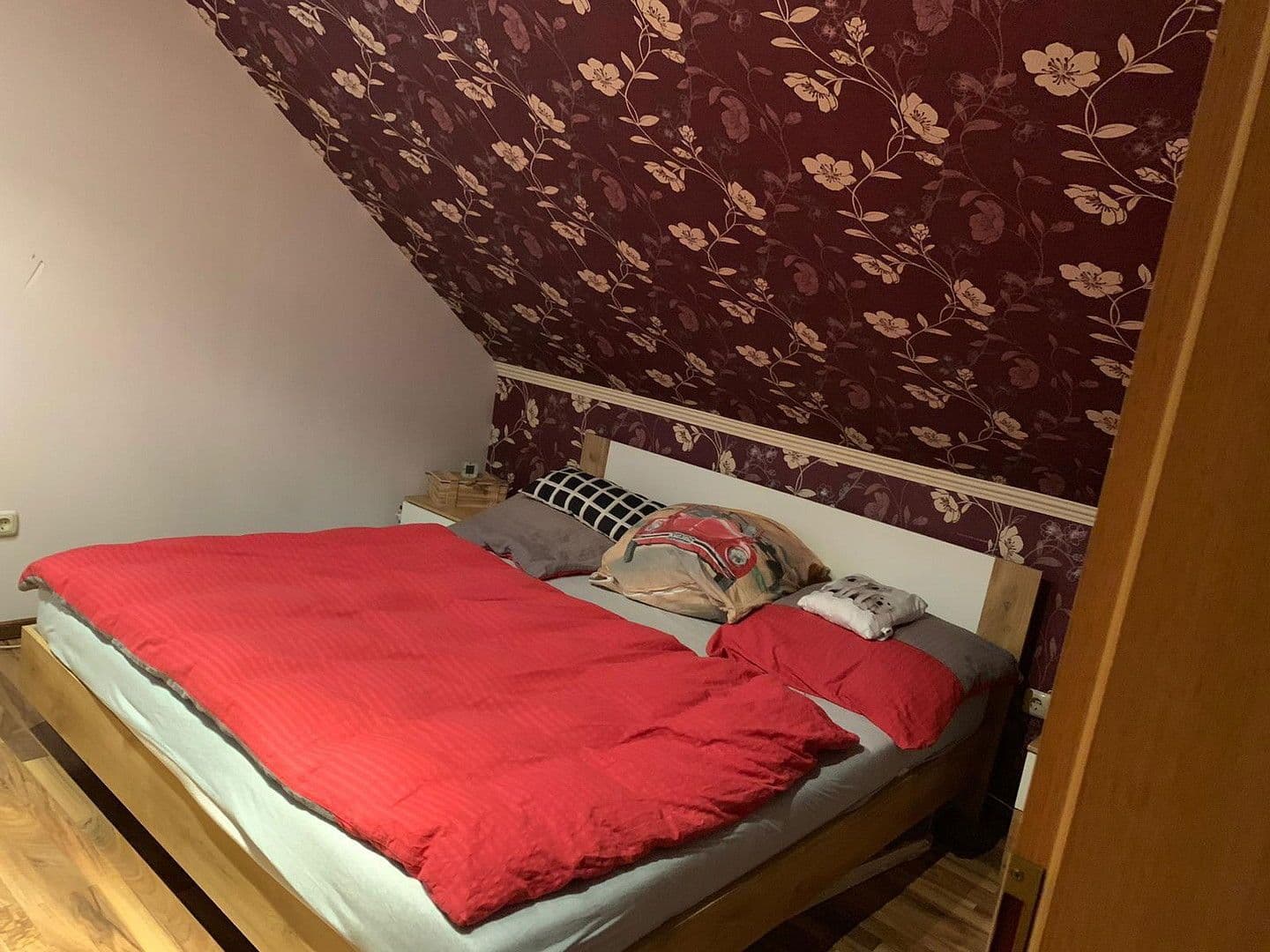 Prodej bytu 4+1 89 m², Friedhofstraße 8, Weinbach, Hessen Prodej bytu 4+1 89 m², Friedhofstraße 8, Weinbach, Hessen