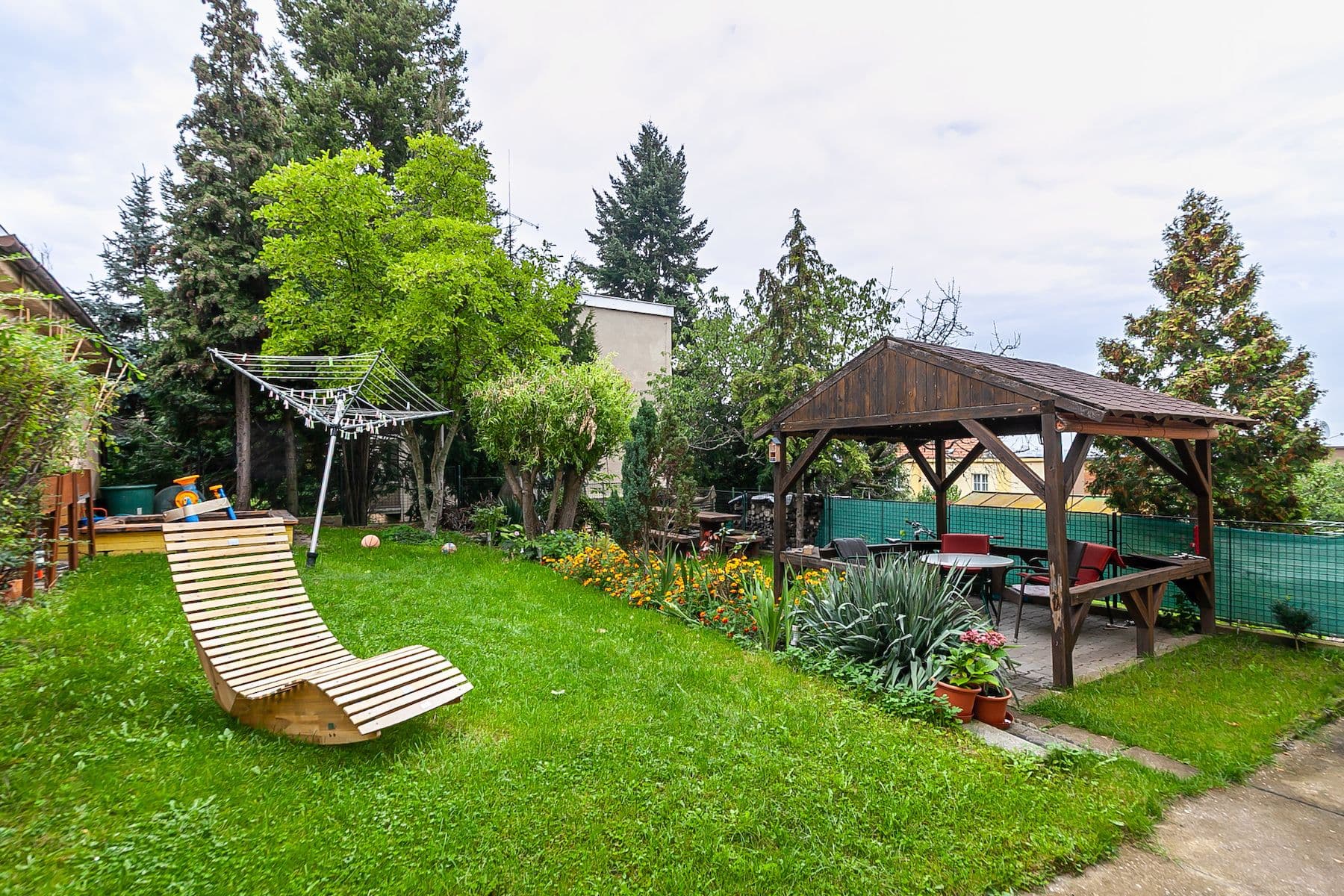 Prodej domu 255 m², pozemek 384 m², Pod Sychrovem II, Praha, Praha Prodej domu 255 m², pozemek 384 m², Pod Sychrovem II, Praha, Praha