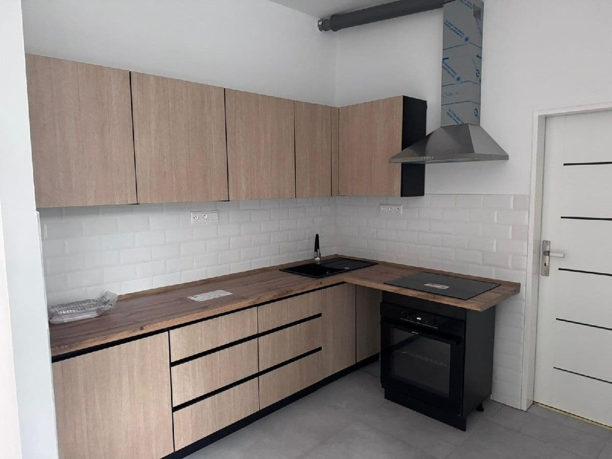 Pronájem bytu 3+1 110 m², Praskova, Olomouc, Olomoucký kraj Pronájem bytu 3+1 110 m², Praskova, Olomouc, Olomoucký kraj