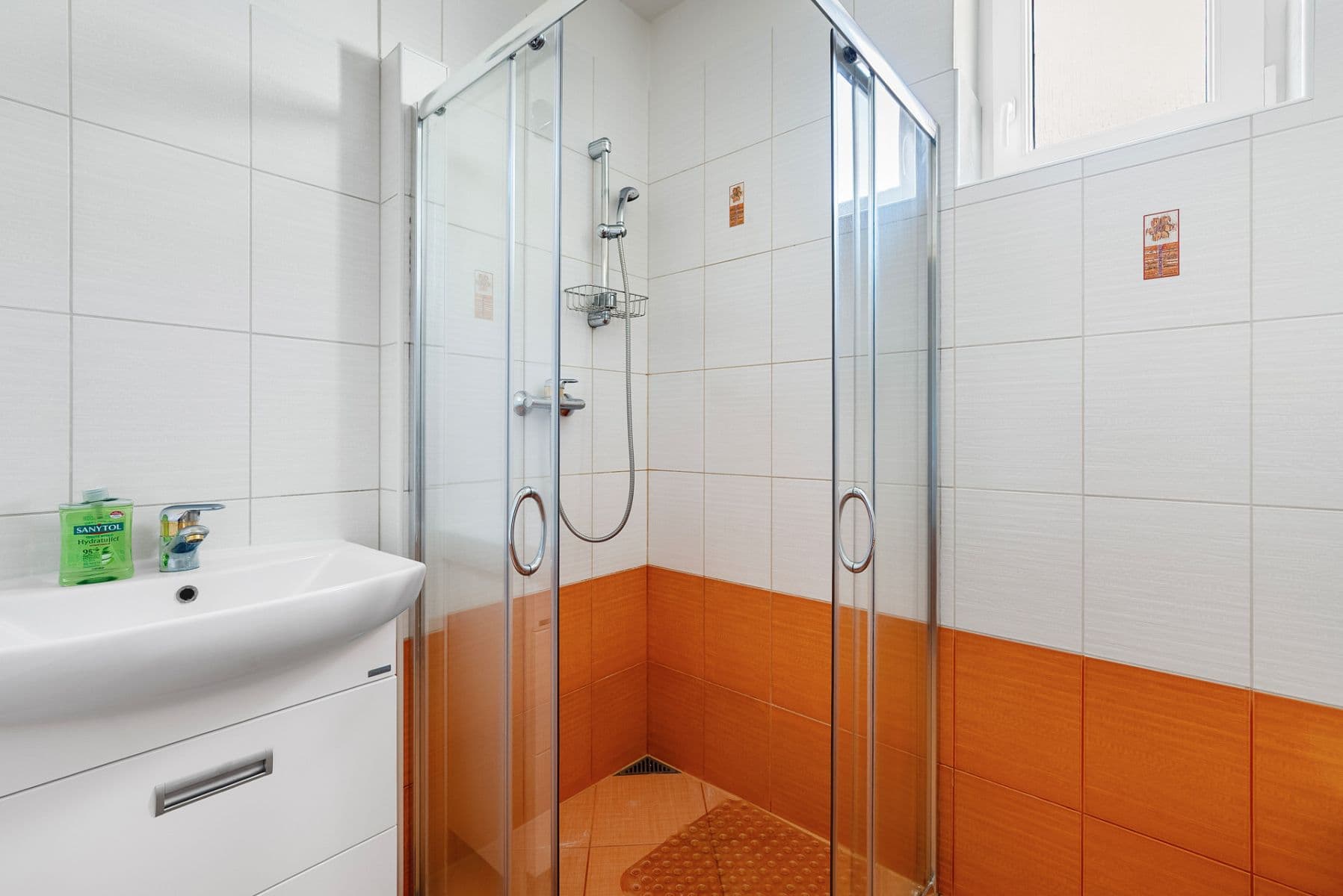 Prodej domu 172 m², pozemek 690 m², Hřbitovní, Blučina, Jihomoravský kraj Prodej domu 172 m², pozemek 690 m², Hřbitovní, Blučina, Jihomoravský kraj