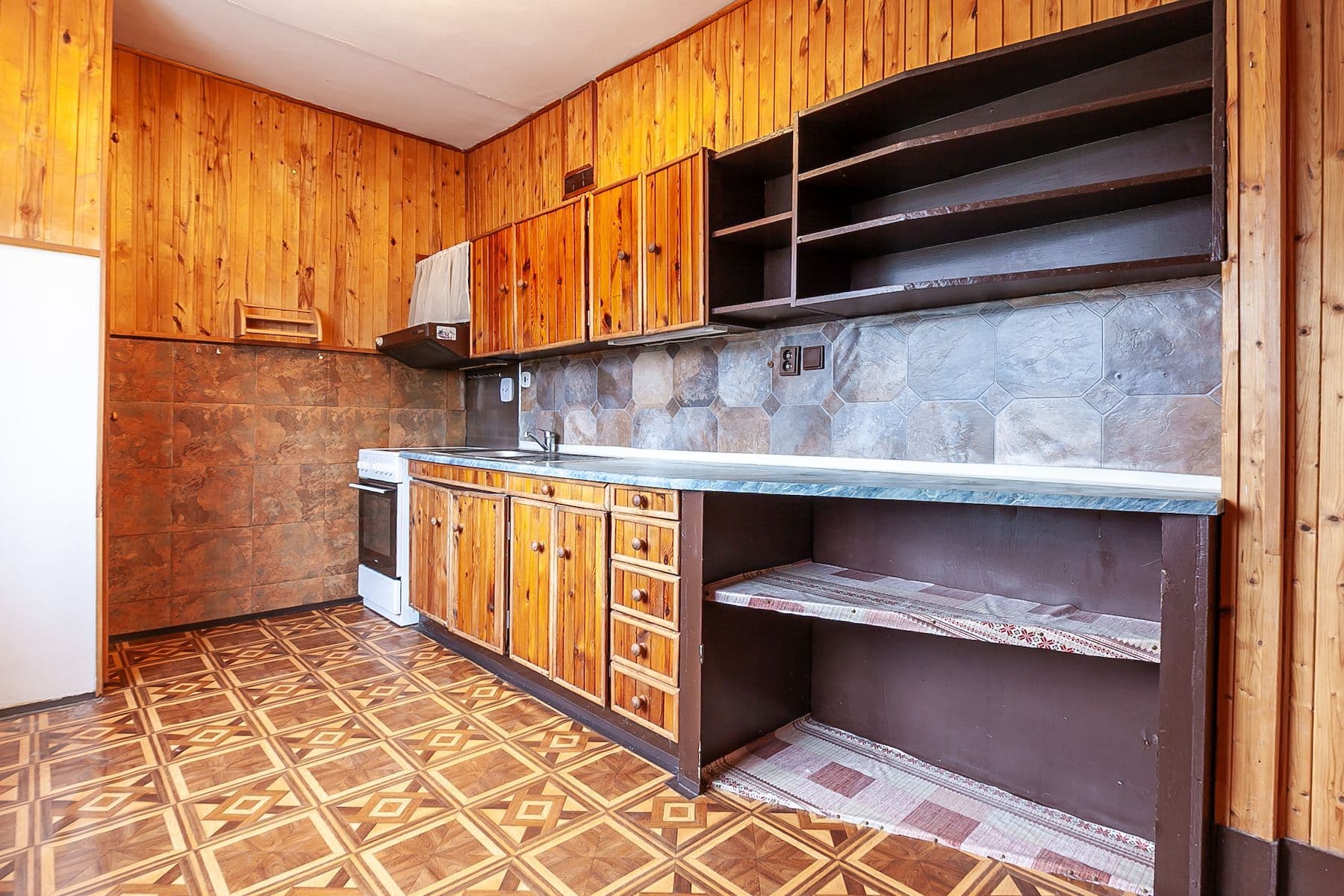 Prodej bytu 2+1 58 m², Kamenný Přívoz, Středočeský kraj Prodej bytu 2+1 58 m², Kamenný Přívoz, Středočeský kraj