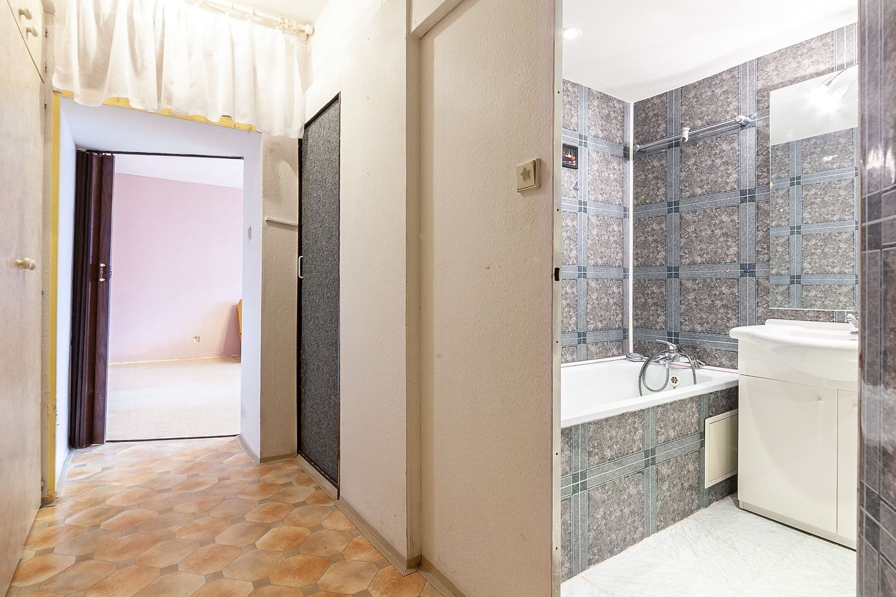 Prodej bytu 2+1 58 m², Kamenný Přívoz, Středočeský kraj Prodej bytu 2+1 58 m², Kamenný Přívoz, Středočeský kraj