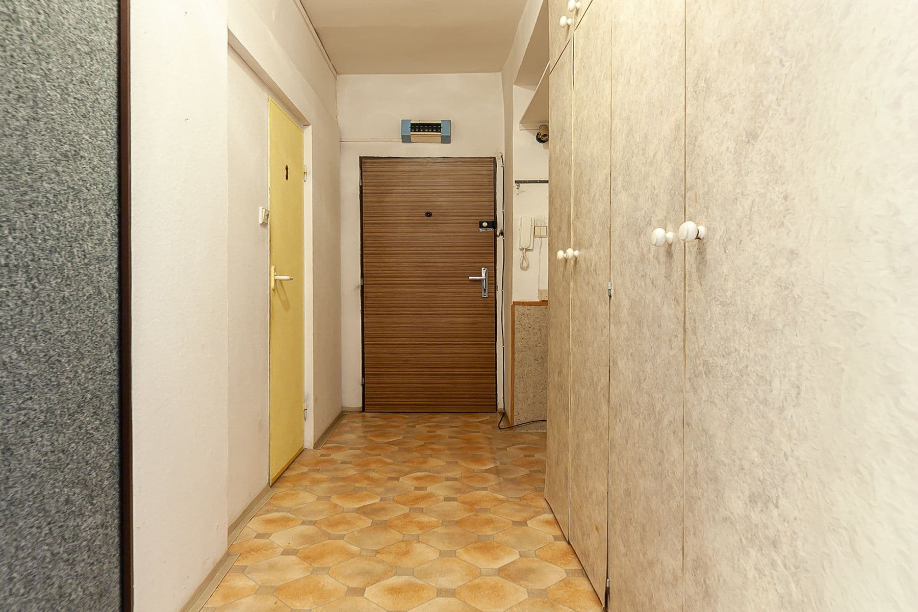 Prodej bytu 2+1 58 m², Kamenný Přívoz, Středočeský kraj Prodej bytu 2+1 58 m², Kamenný Přívoz, Středočeský kraj